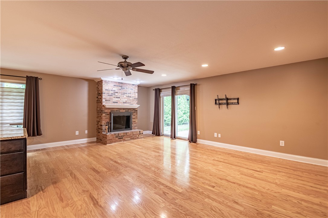 111 Southmoreland Place Decatur, IL 62521 - Photo 9 of 29