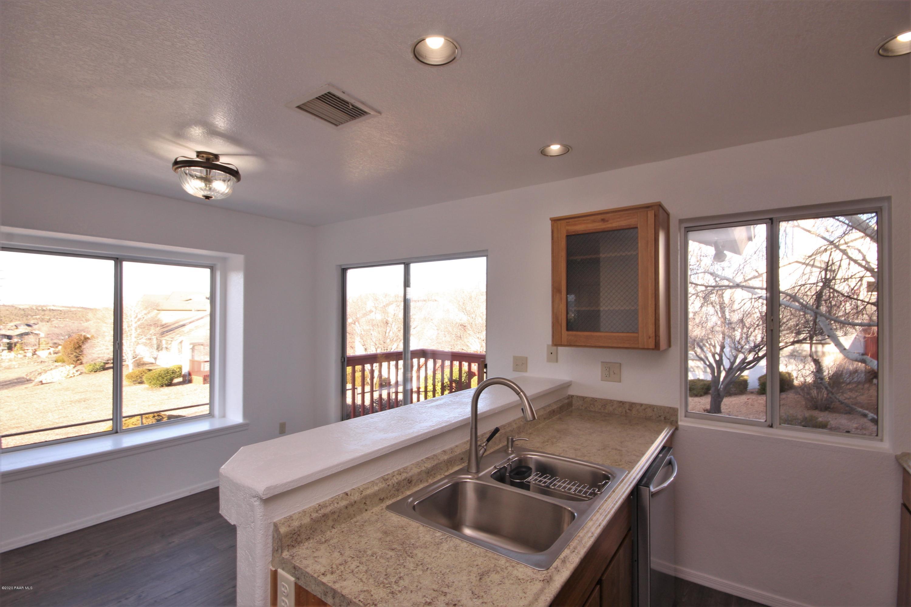 3070 Smokey Road, Unit D17 Prescott, AZ 86301 - Photo 9 of 19 9- Kitchen