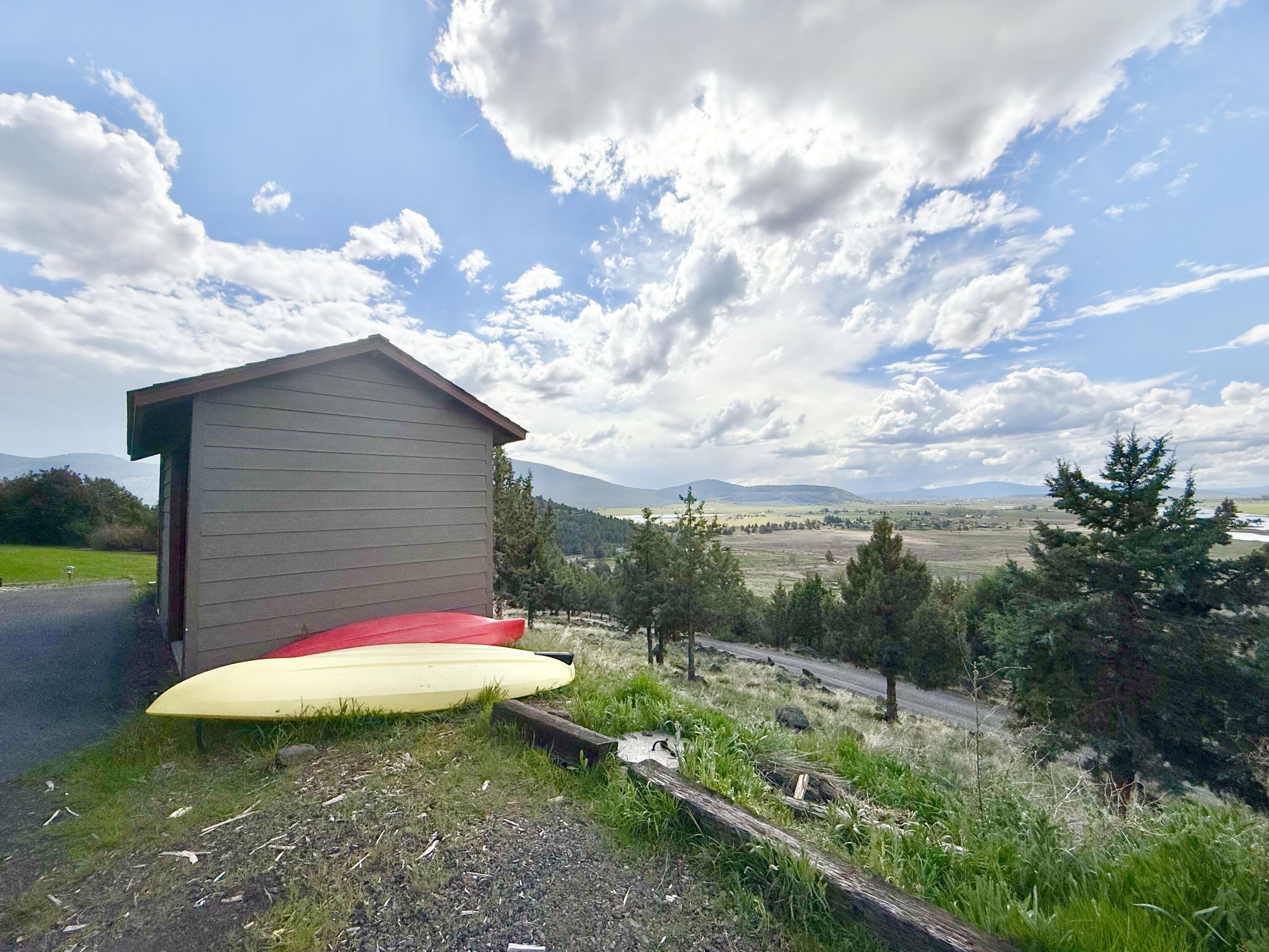 13351 Crystal Springs Road Klamath Falls, OR 97603 - Photo 9 of 51 a view of a backyard