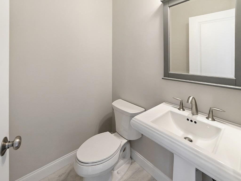 35 Rockridge Road Waltham, MA 02453 - Photo 15 of 41 Gallery Image 15