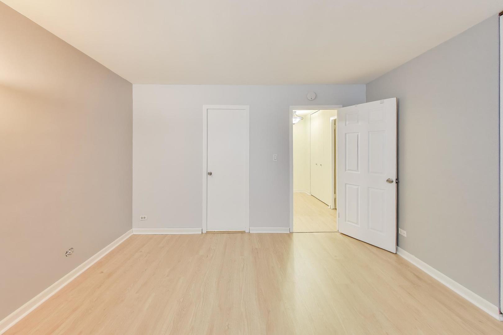 1516 Hinman Avenue, Unit 211 Evanston, IL 60201 - Photo 7 of 13 a view of an empty room