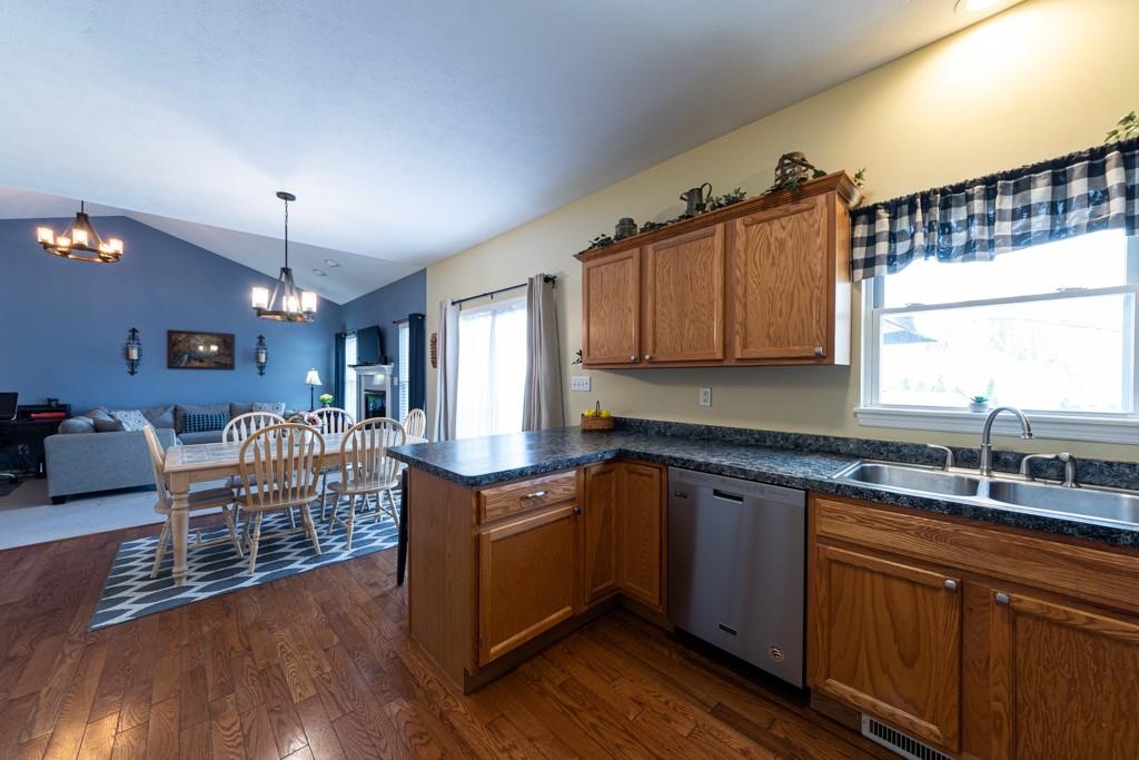 303 Quail Ridge Court Gibsonia, PA 15044 - Photo 8 of 25 Gallery Image 8