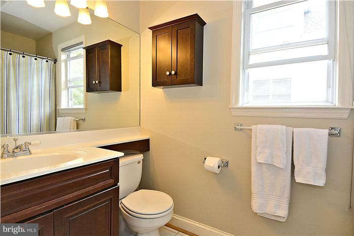 5314 Yorktown Road Bethesda, MD 20816 - Photo 14 of 20 Bath (Master)