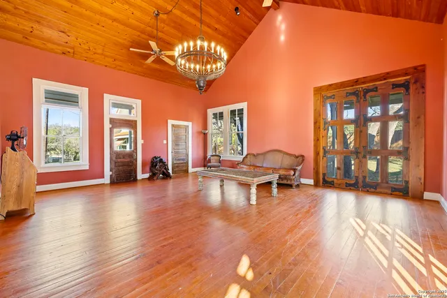 $800,000 | 980 Old Boerne Road, Bulverde, TX 78163