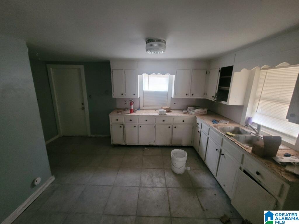 1658 19th Street Southwest Birmingham, AL 35211 - Photo 3 of 5