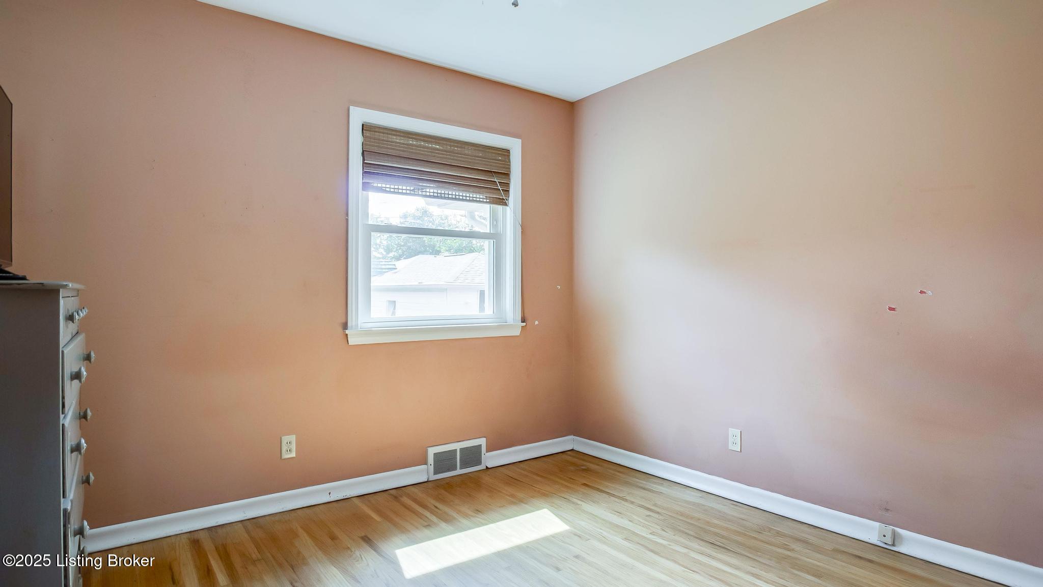 321 Bramton Road Louisville, KY 40207 - Photo 25 of 39 321_BramtonRd_40207_146