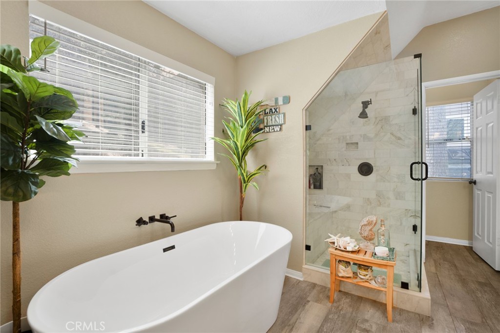 163 South Grass Valley Road Lake Arrowhead, CA 92391 - Photo 28 of 35 Primary bath 2nd level
