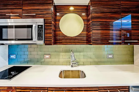 $475,000 | 551 North Fort Lauderdale Beach Boulevard, Unit H803, Fort Lauderdale, FL 33304