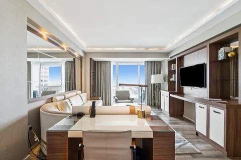 $449,000 | 551 North Fort Lauderdale Beach Boulevard, Unit H803, Fort Lauderdale, FL 33304