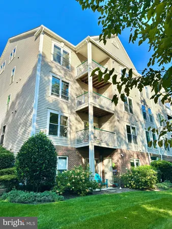 $2,750 | 6505 Grange, Unit 303, Alexandria, VA 22315