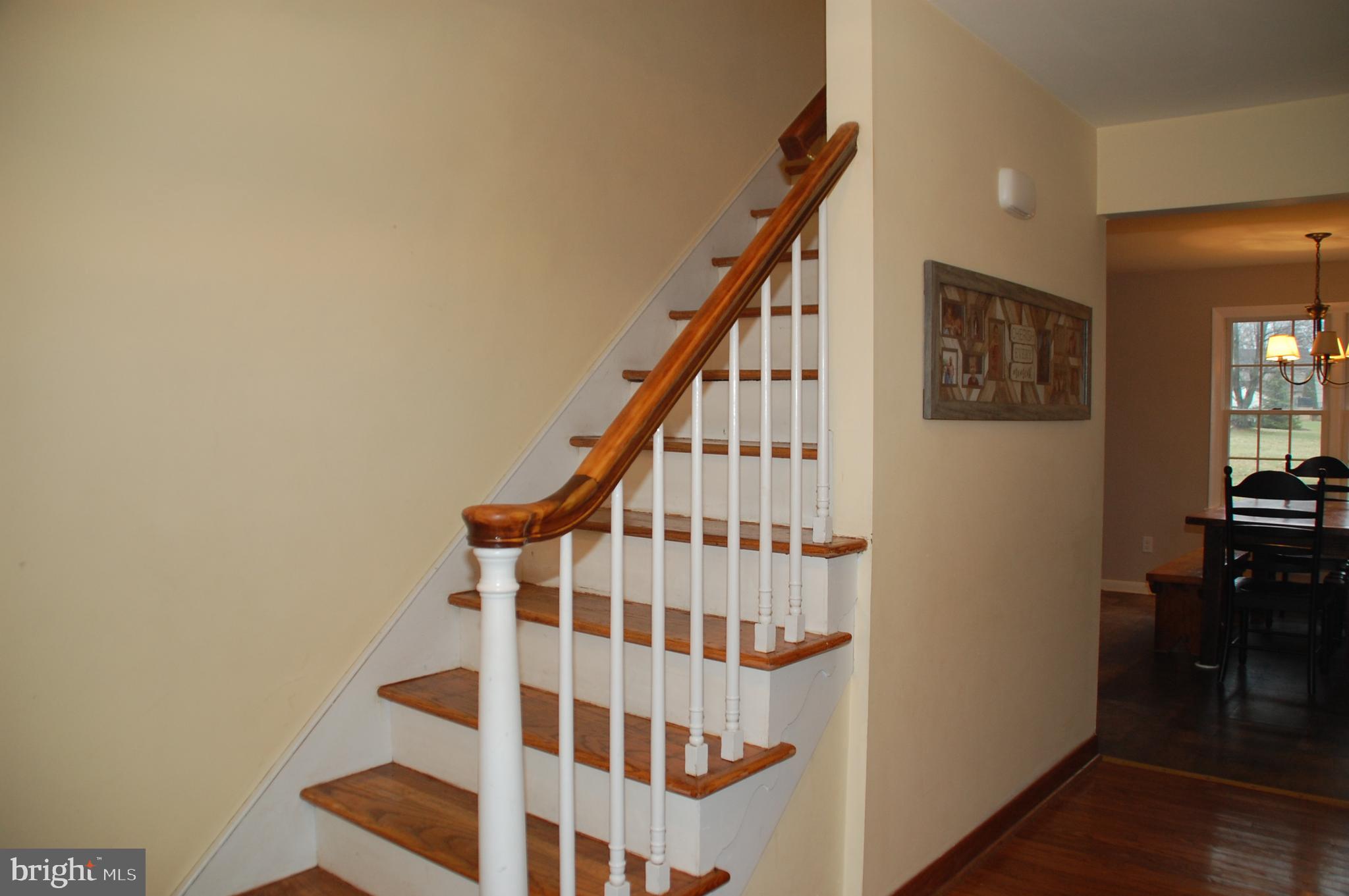 664 Godshall Road Telford, PA 18969 - Photo 5 of 42 The comfort and convenience a Foyer adds...