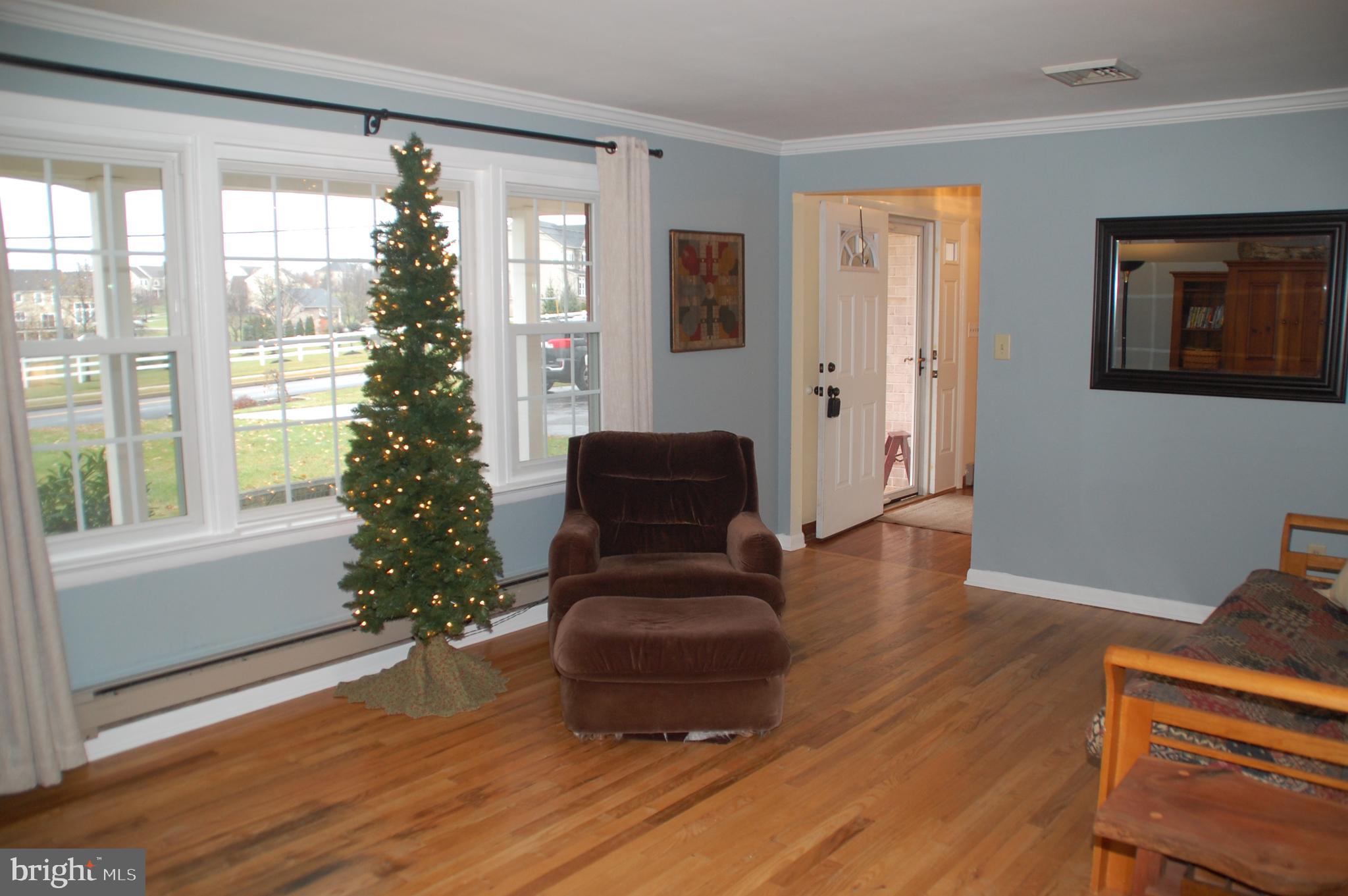 664 Godshall Road Telford, PA 18969 - Photo 9 of 42 and hardwood floors.
