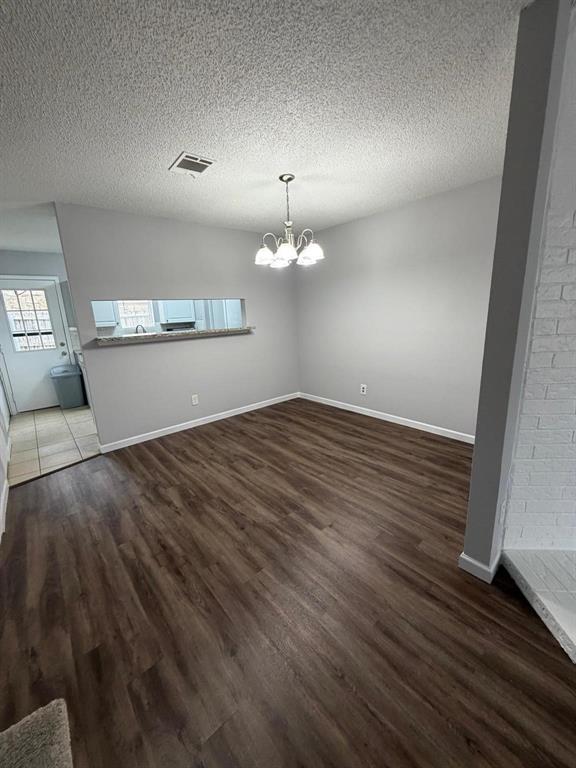 24 Abbey Road Euless, TX 76039 - Photo 14 of 27