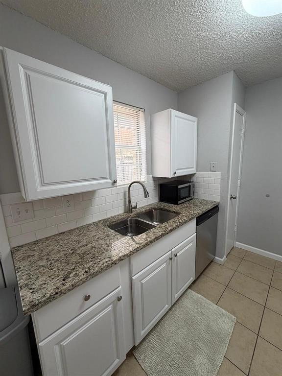 24 Abbey Road Euless, TX 76039 - Photo 5 of 27