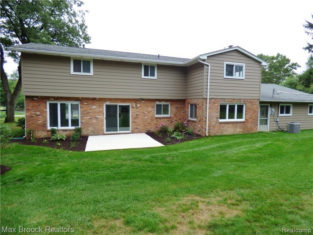 3318 Winchester Road West Bloomfield, MI 48322 - Photo 25 of 28