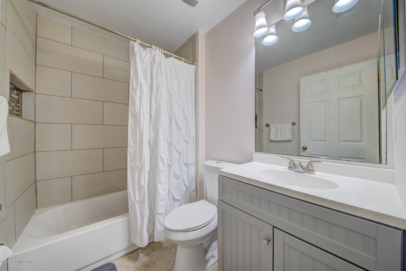 419 Hamer Road Southwest Palm Bay, FL 32908 - Photo 23 of 33 bathroom 2
