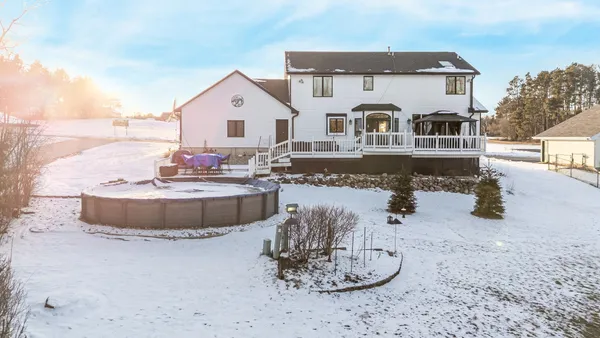 $519,900 | 1836 Oshkosh Street, New London, WI 54961