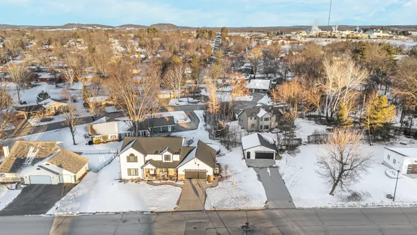 $519,900 | 1836 Oshkosh Street, New London, WI 54961