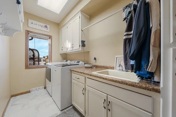 $519,900 | 1836 Oshkosh Street, New London, WI 54961