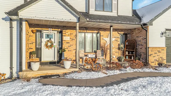 $519,900 | 1836 Oshkosh Street, New London, WI 54961