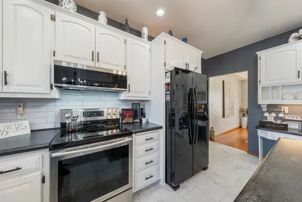 $519,900 | 1836 Oshkosh Street, New London, WI 54961