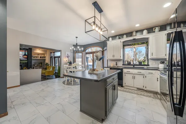 $519,900 | 1836 Oshkosh Street, New London, WI 54961