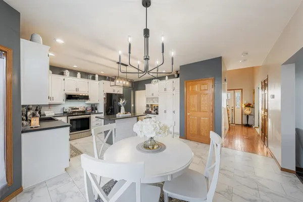 $519,900 | 1836 Oshkosh Street, New London, WI 54961