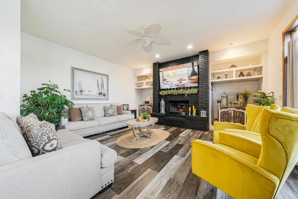 $519,900 | 1836 Oshkosh Street, New London, WI 54961