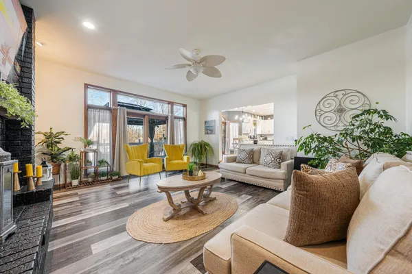 $519,900 | 1836 Oshkosh Street, New London, WI 54961