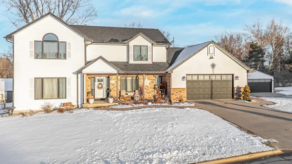 $519,900 | 1836 Oshkosh Street, New London, WI 54961