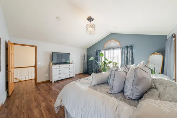 $519,900 | 1836 Oshkosh Street, New London, WI 54961