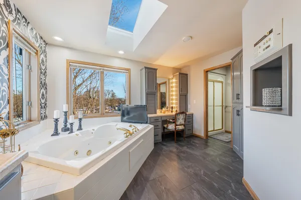 $519,900 | 1836 Oshkosh Street, New London, WI 54961