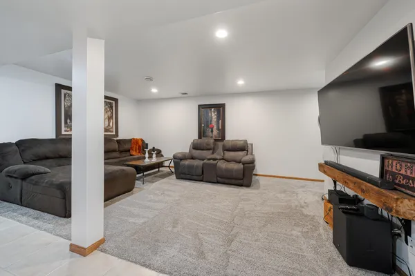 $519,900 | 1836 Oshkosh Street, New London, WI 54961