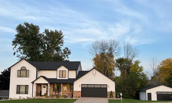 $519,900 | 1836 Oshkosh Street, New London, WI 54961