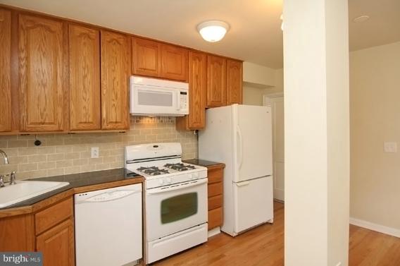 1000 Stamford Road Baltimore, MD 21229 - Photo 17 of 20 Kitchen