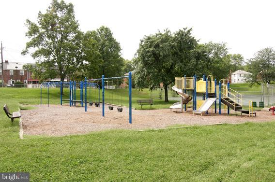 1000 Stamford Road Baltimore, MD 21229 - Photo 3 of 20 West Hills Park
