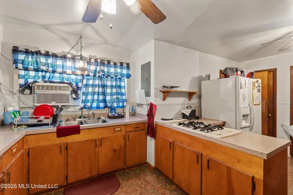 $185,000 | 294 St Peter Street, State Line, MS 39362