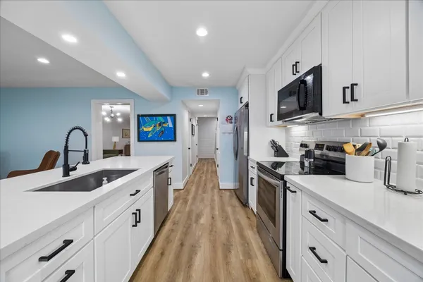 $269,000 | 13184 Trail Hollow Drive, Unit 3184, Houston, TX 77079