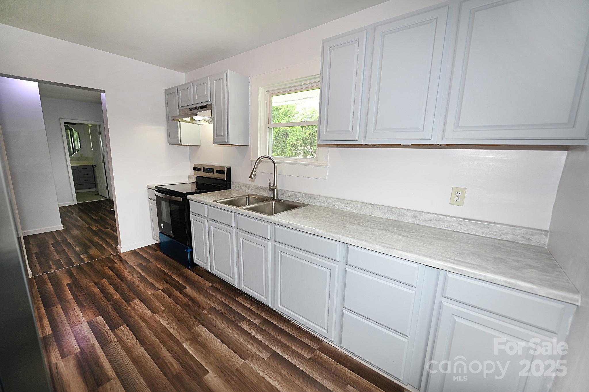 106 Virginia Street Southwest Lenoir, NC 28645 - Photo 7 of 44