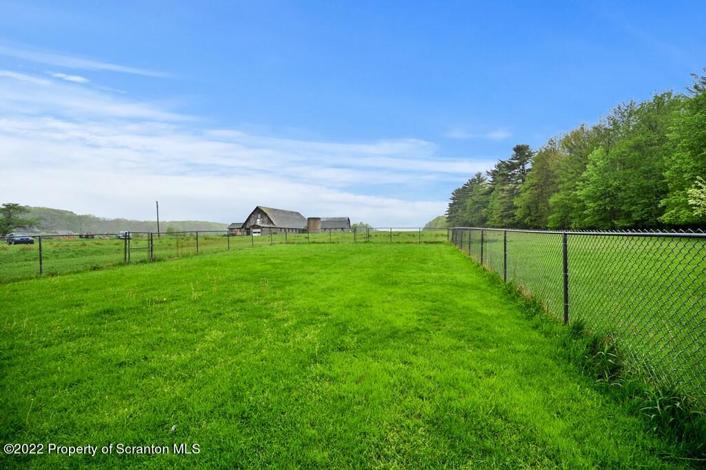 177 O'Hara Road Moscow, PA 18444 - Photo 4 of 54 Gallery Image 4