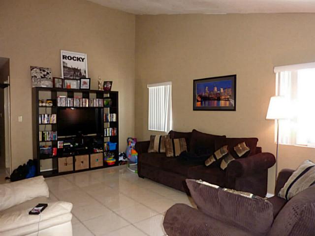 7666 Dancy Road San Diego, CA 92126 - Photo 5 of 12 Living Room