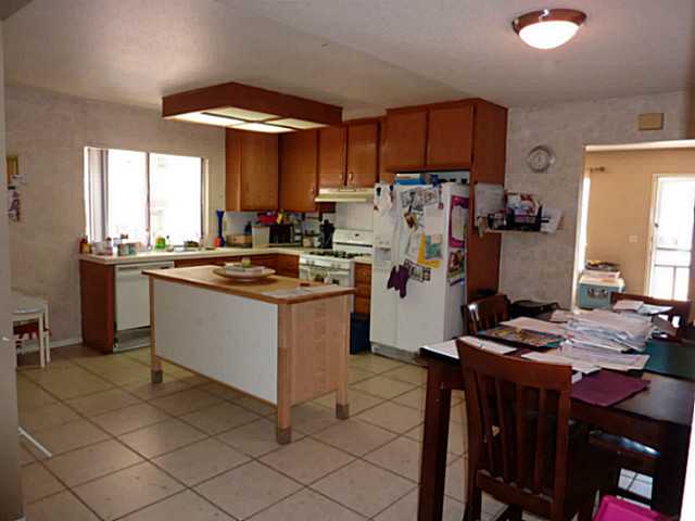 7666 Dancy Road San Diego, CA 92126 - Photo 6 of 12 Large Kitchen