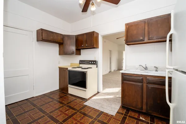 $79,900 | 1101 East Willcox Avenue, Peoria, IL 61603