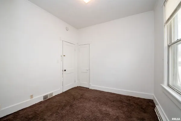 $79,900 | 1101 East Willcox Avenue, Peoria, IL 61603