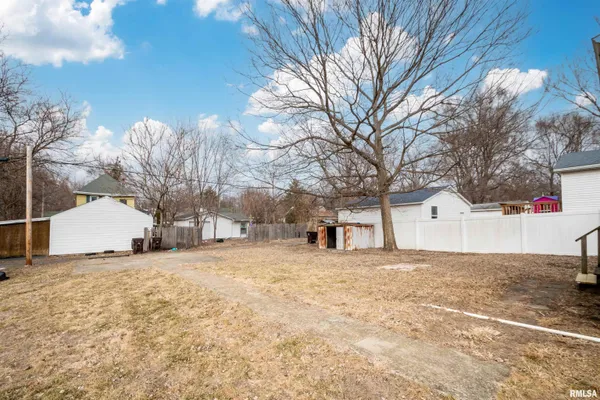 $79,900 | 1101 East Willcox Avenue, Peoria, IL 61603