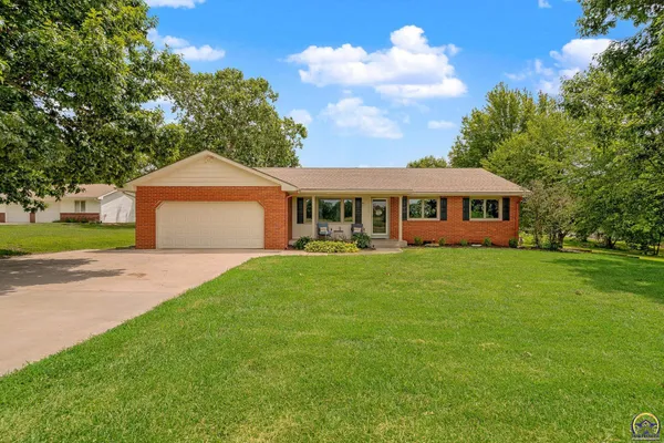 $399,900 | 3434 Southeast Shawnee Heights Road, Tecumseh, KS 66542