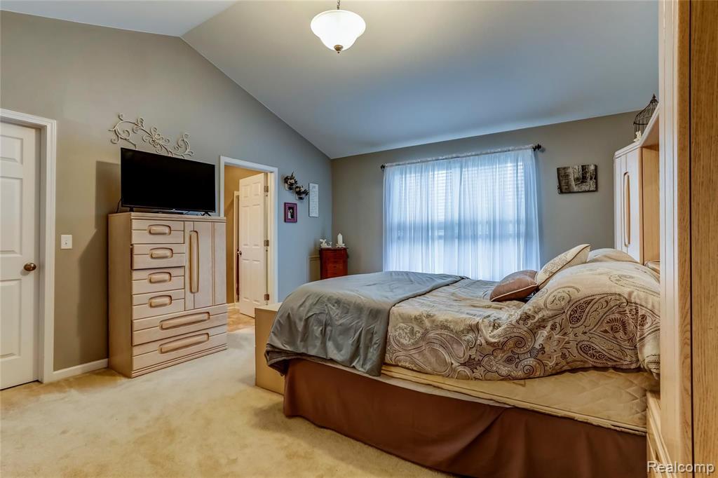 47770 Gloede Road Macomb, MI 48044 - Photo 16 of 27