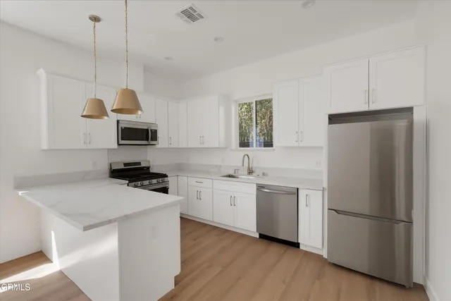 $3,195 | 10558 Encino Avenue, Granada Hills, CA 91344