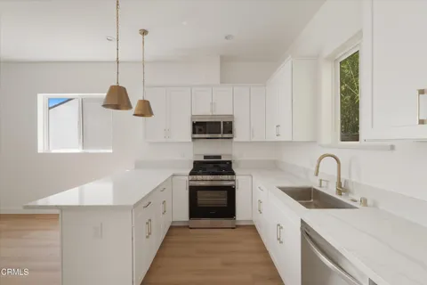 $3,195 | 10558 Encino Avenue, Granada Hills, CA 91344