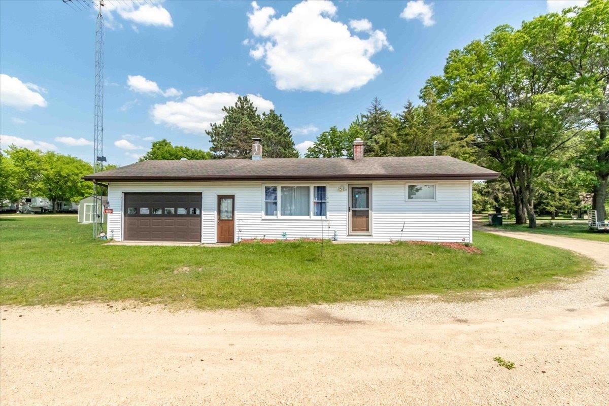 1924 Goodin Road Friendship, WI 53934 - Photo 6 of 60